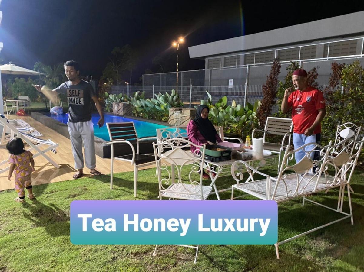 Tea Honey Luxury Villa Malacca Exterior photo